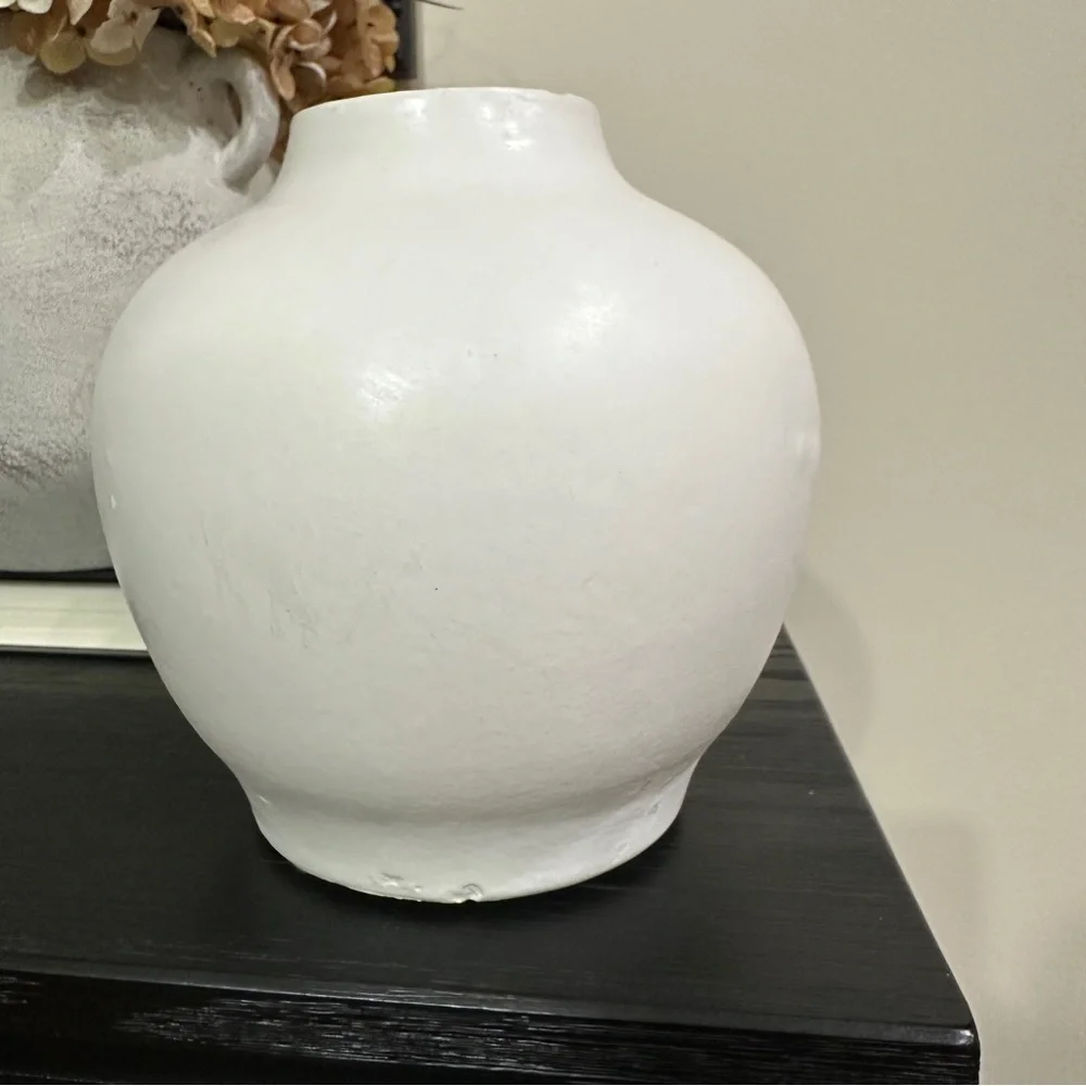 Threshold Small ceramic vase
